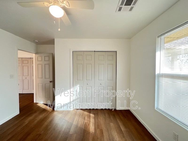 1823 E Rutgers Ave - Photo 5 of 8