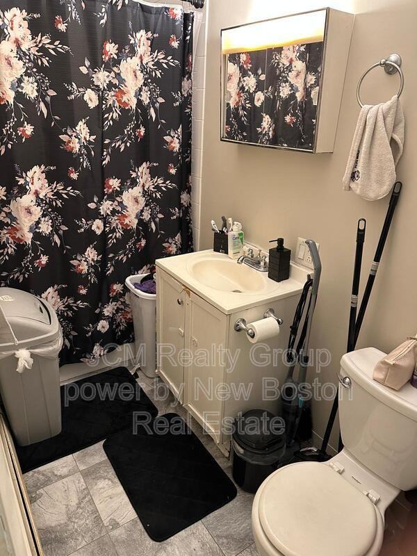 5 Irwin St - Photo 2 of 7