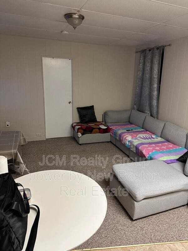 5 Irwin St - Photo 4 of 7