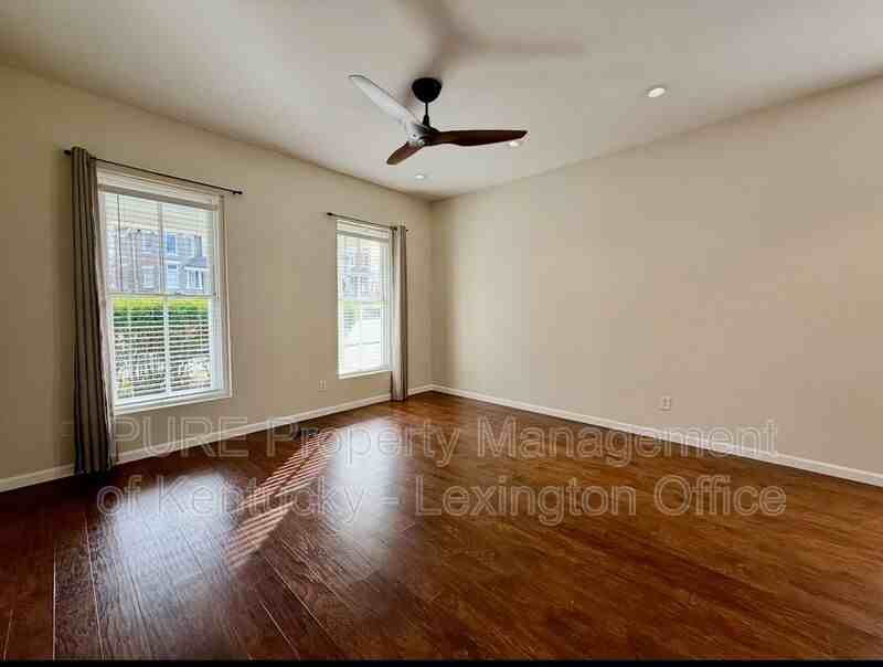 611 N Broadway - Photo 4 of 27