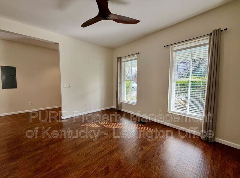 611 N Broadway - Photo 5 of 27