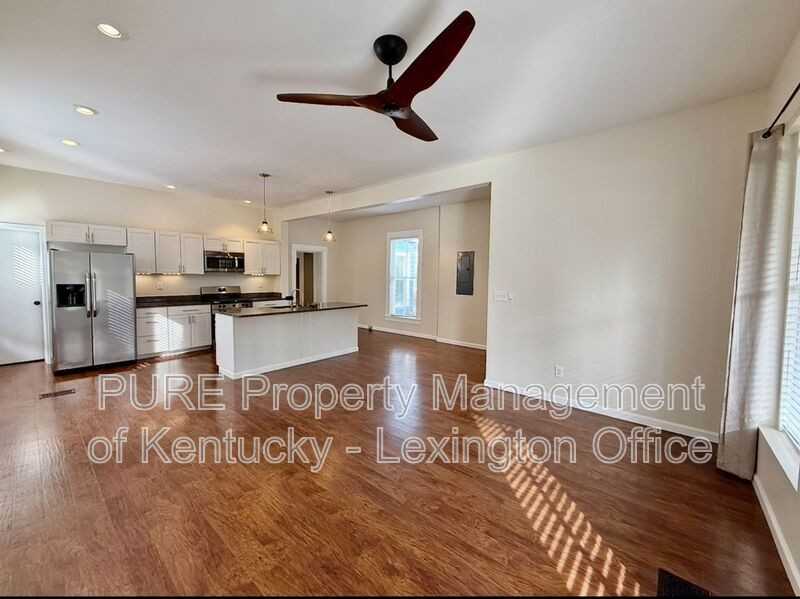 611 N Broadway - Photo 6 of 27