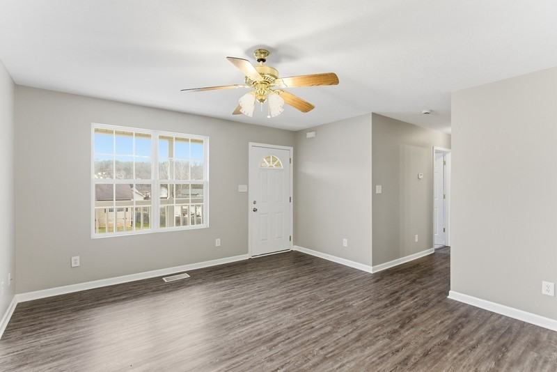 2806 Wendi Ann Dr - Photo 3 of 10