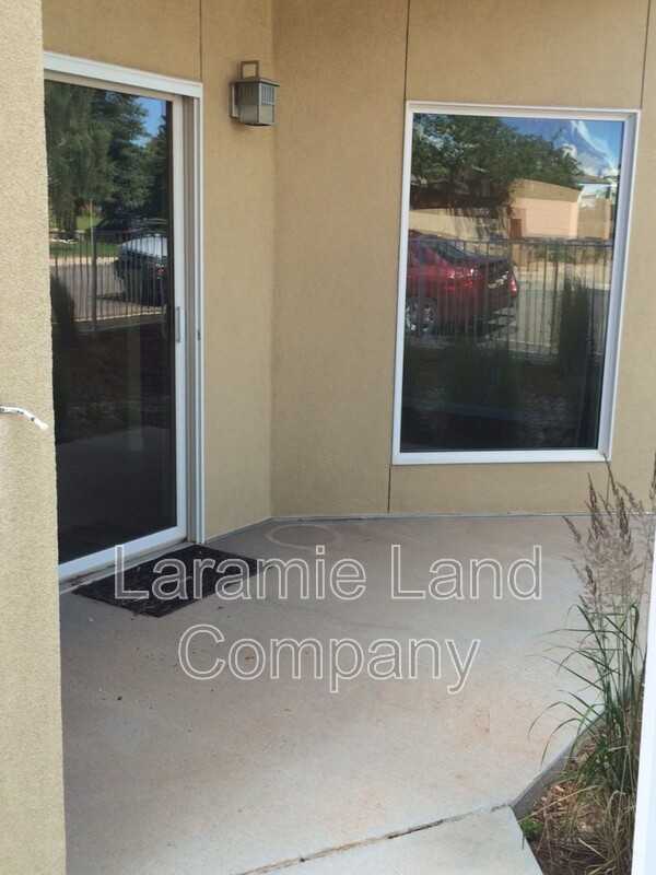 1157 N 17th St - Photo 3 of 9