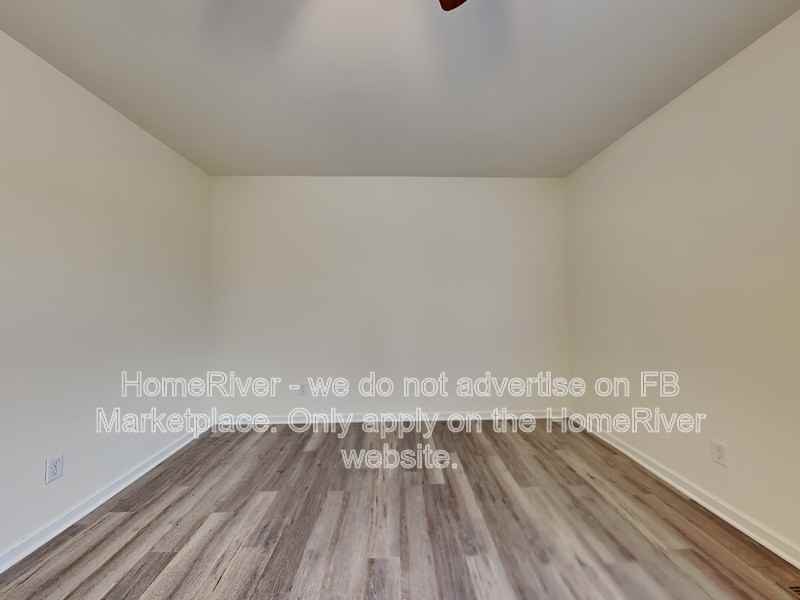 514 E Washington St #B - Photo 4 of 15