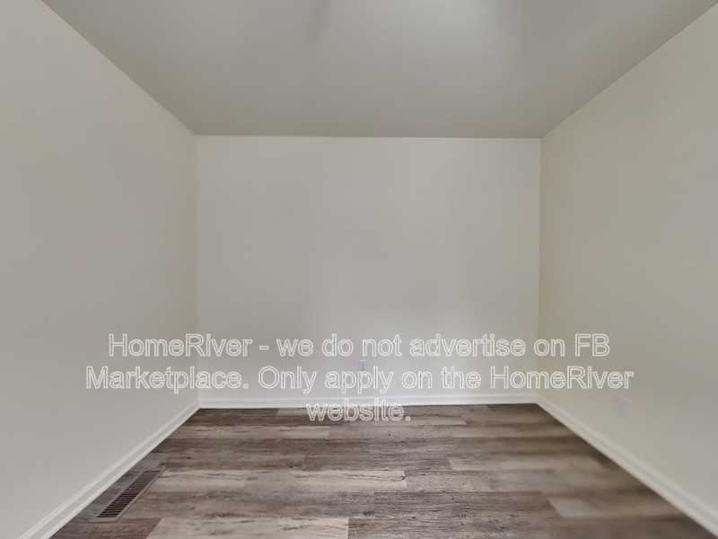 514 E Washington St #B - Photo 7 of 15