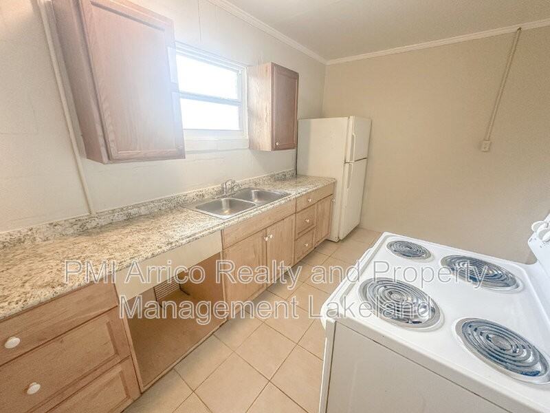 324 Pearl St #2 - Photo 6 of 19