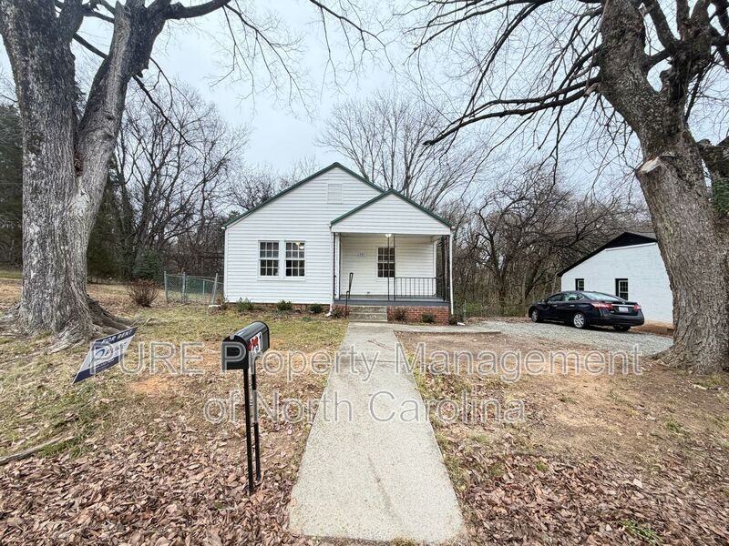 231 Fairview Dr - Photo 4 of 31