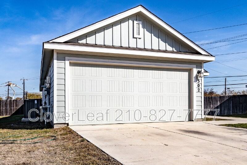 302 Pradera Cv - Photo 2 of 30