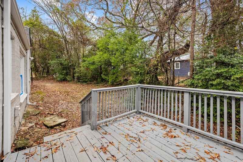 612 12th St W - Photo 7 of 17