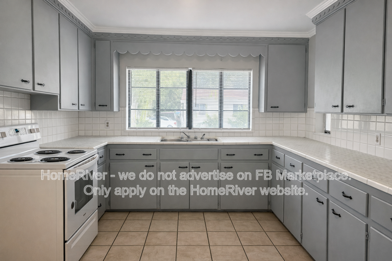 676 Fern St - Photo 2 of 21