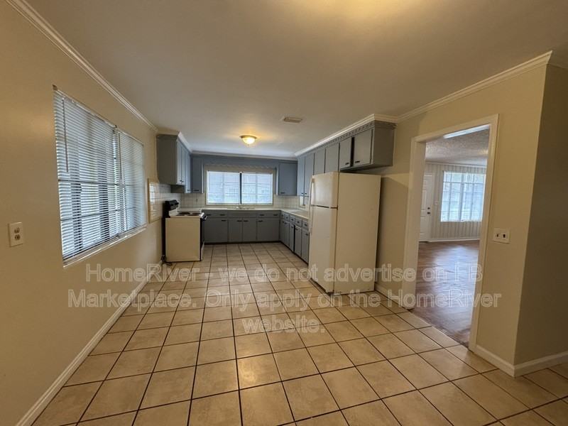 676 Fern St - Photo 5 of 21