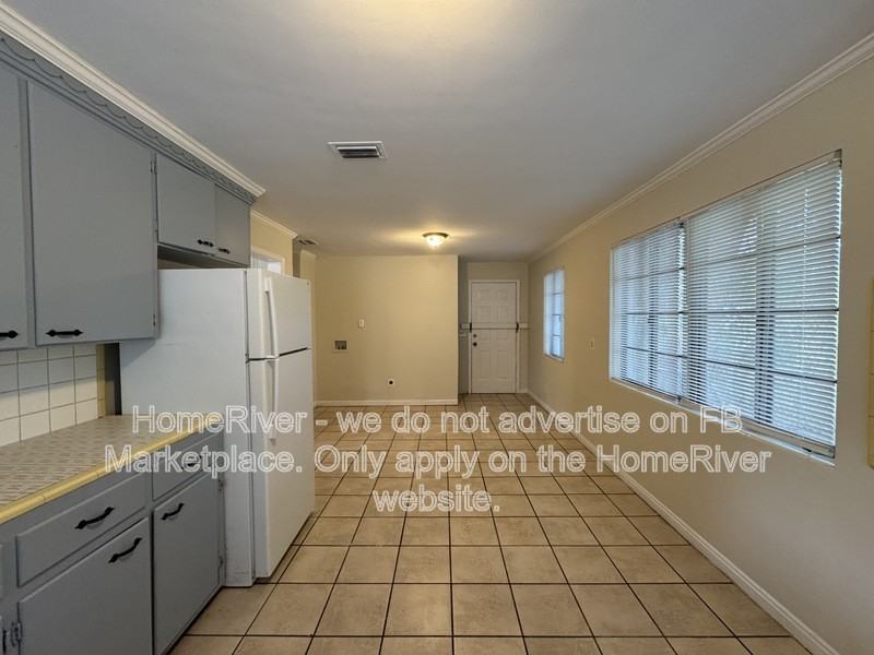 676 Fern St - Photo 6 of 21