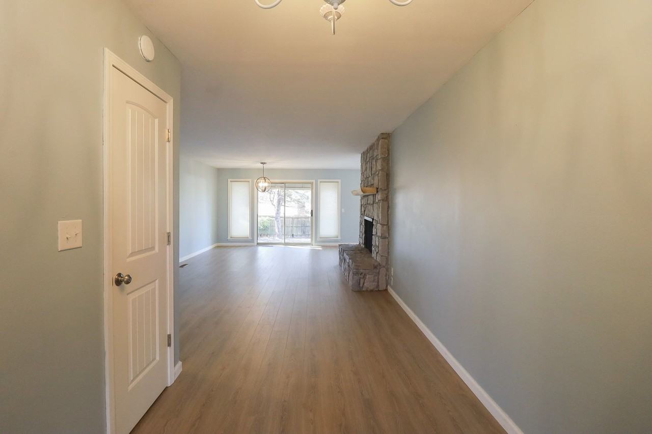 11430 S 99th East Ave - Photo 5 of 34