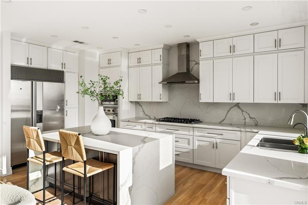 2019 Sunset Plaza Dr - Photo 2 of 48