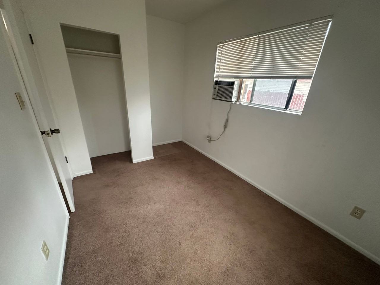 2812 C St - Photo 4 of 16