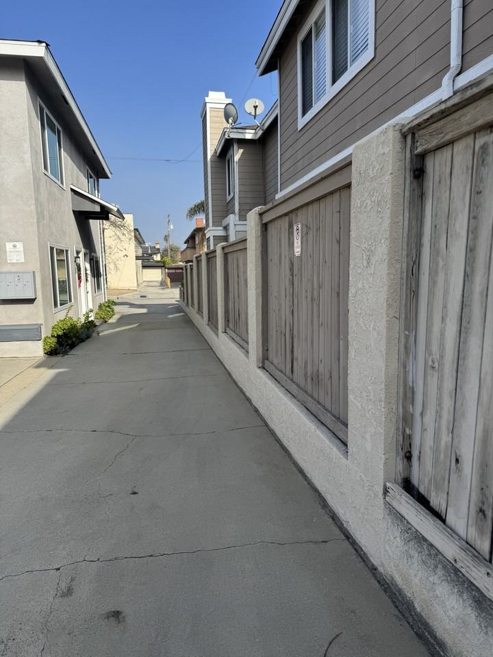 2212 Voorhees Ave. - Photo 7 of 12