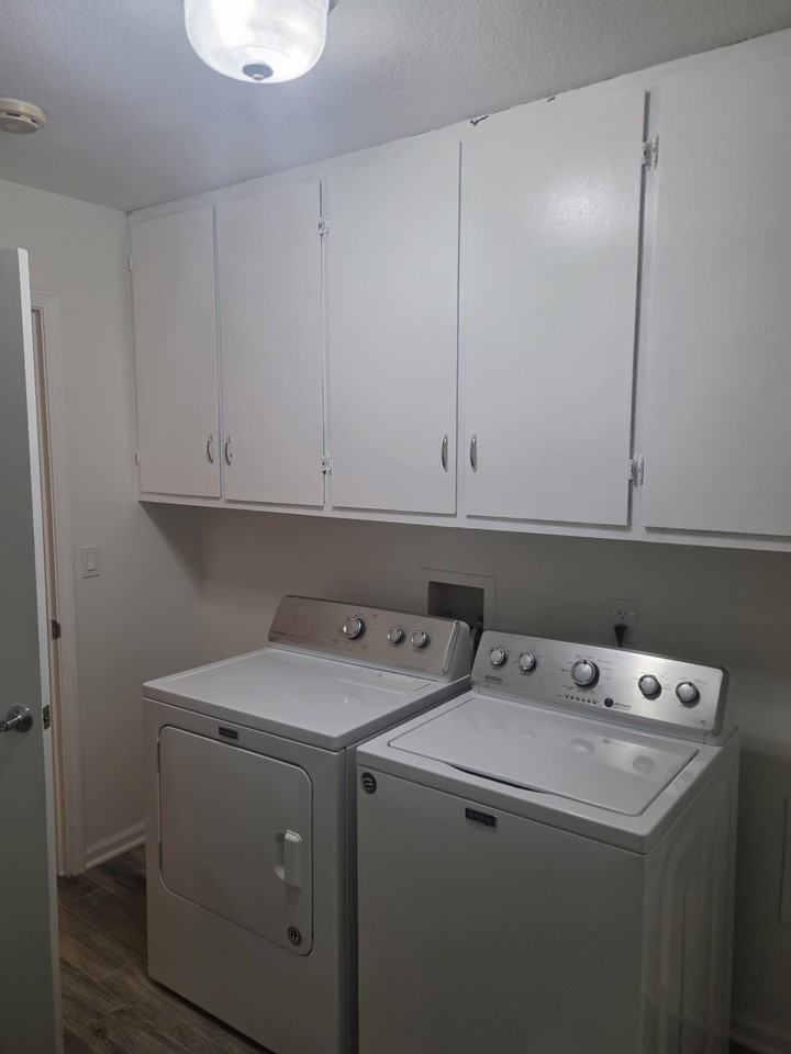 303 Sw Pryor Rd - Photo 7 of 25