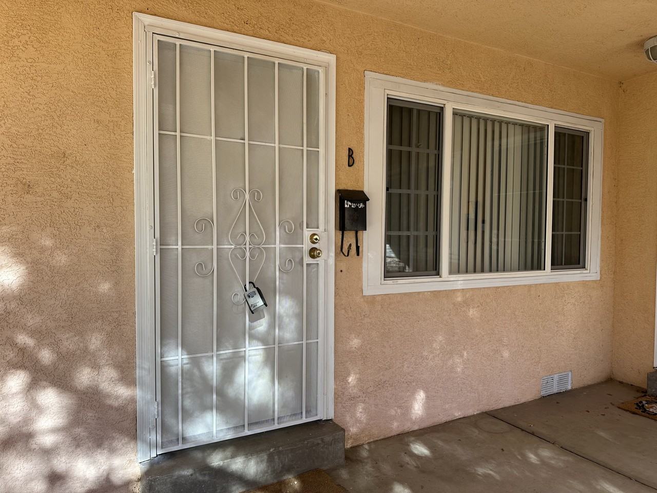 430 Monroe St Ne - Photo 2 of 23