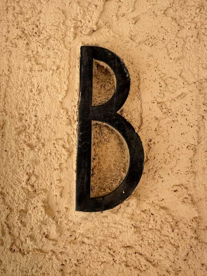 430 Monroe St Ne - Photo 3 of 23