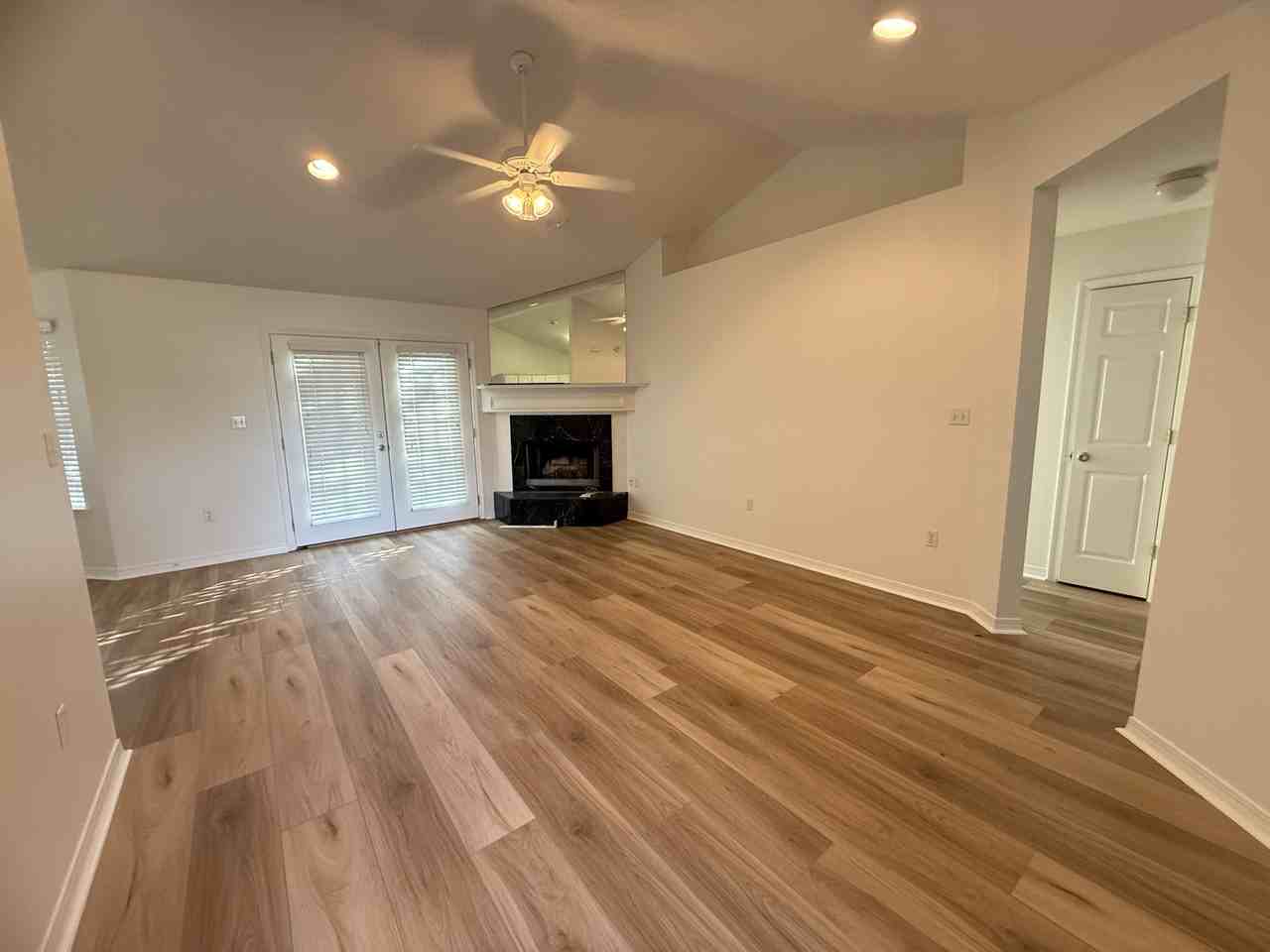 24608 Tarpon Ln - Photo 2 of 18