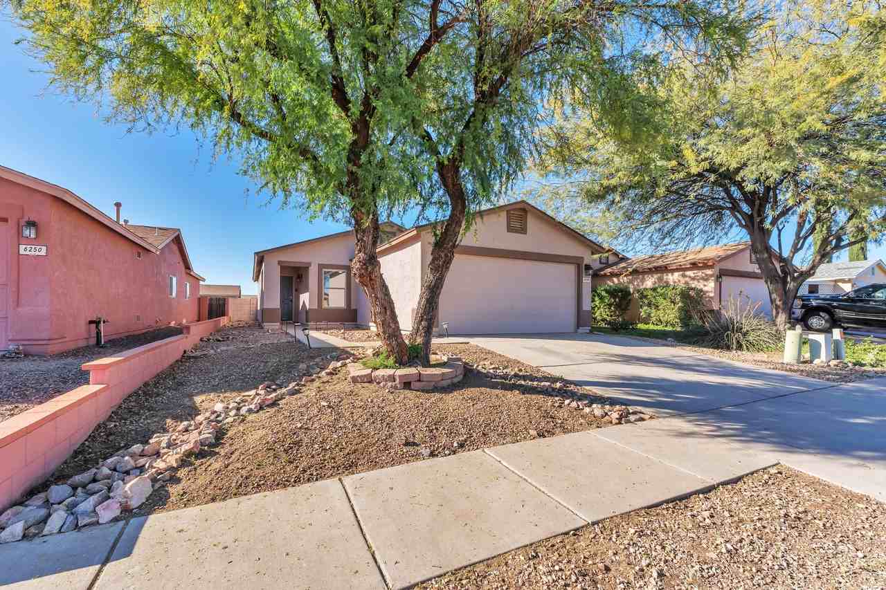 6244 S Sarah Elizabeth Dr - Photo 2 of 24