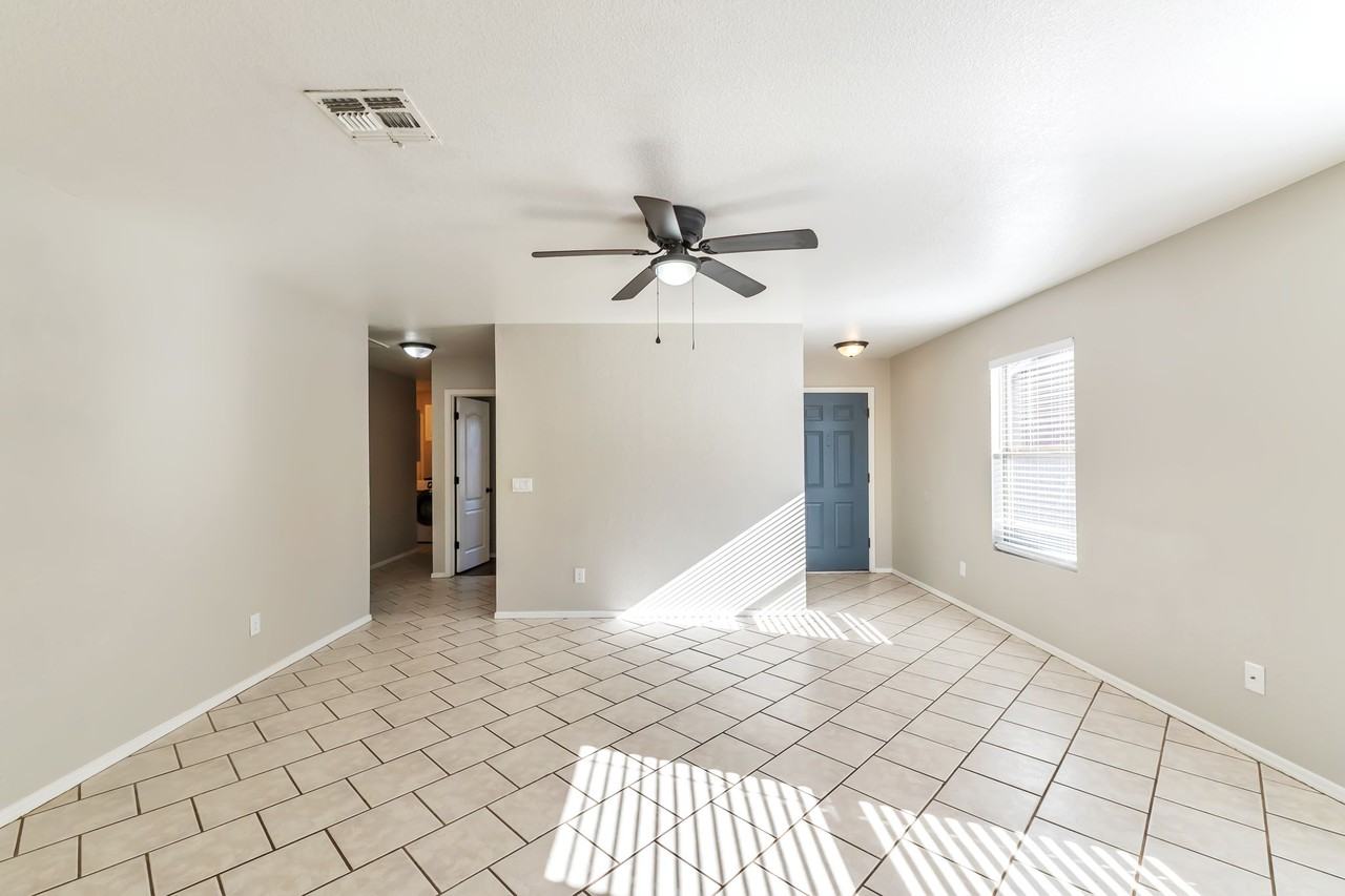 6244 S Sarah Elizabeth Dr - Photo 5 of 24