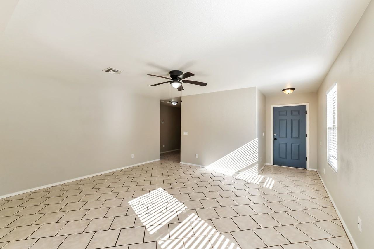 6244 S Sarah Elizabeth Dr - Photo 6 of 24