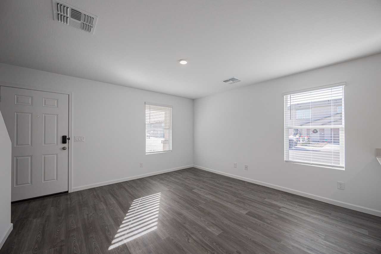 334 W Paseo Crossing Ln - Photo 5 of 33