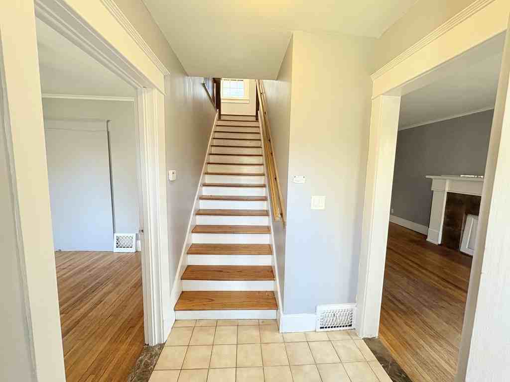 2973 Peter St - Photo 2 of 36