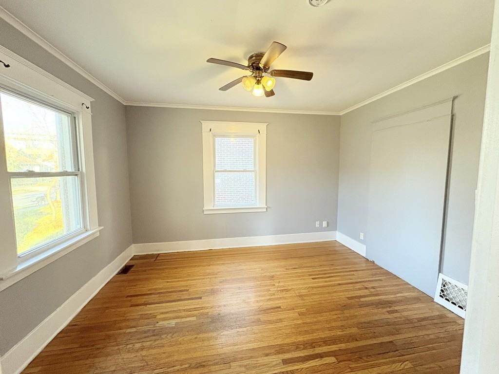 2973 Peter St - Photo 3 of 36