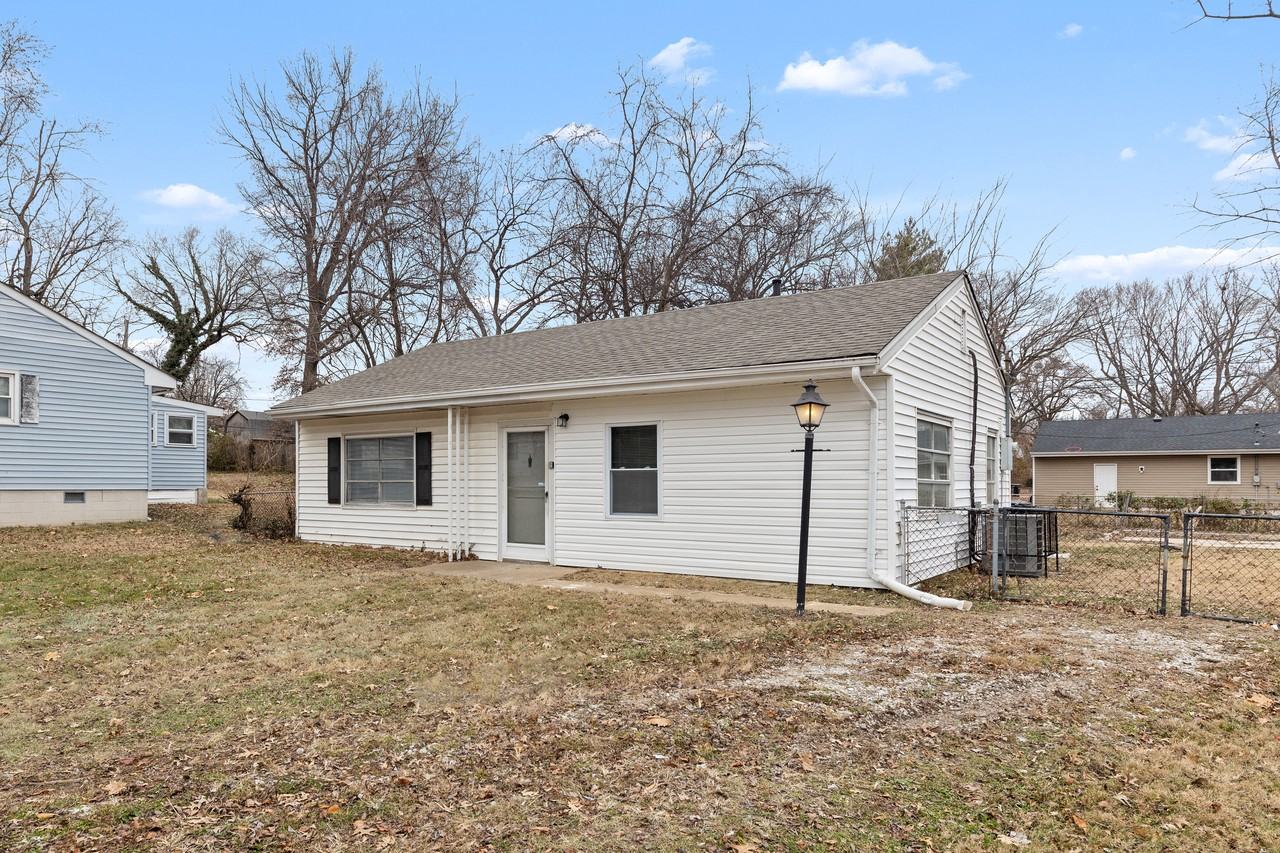 1111 Redman Blvd - Photo 2 of 22