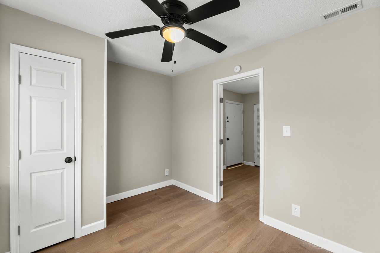 1111 Redman Blvd - Photo 7 of 22