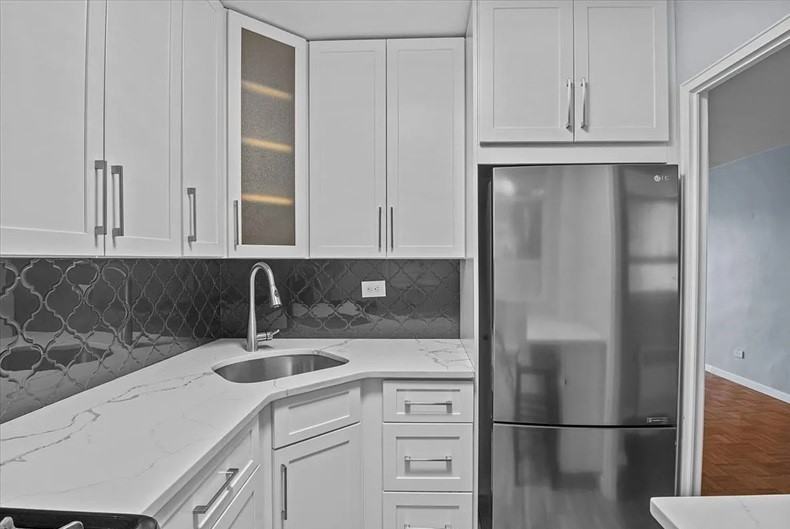 2575 Palisade Ave #2J - Photo 3 of 10