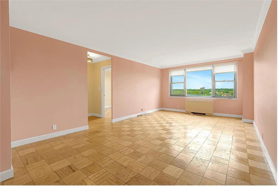 7025 Yellowstone Blvd #11Q - Photo 3 of 10