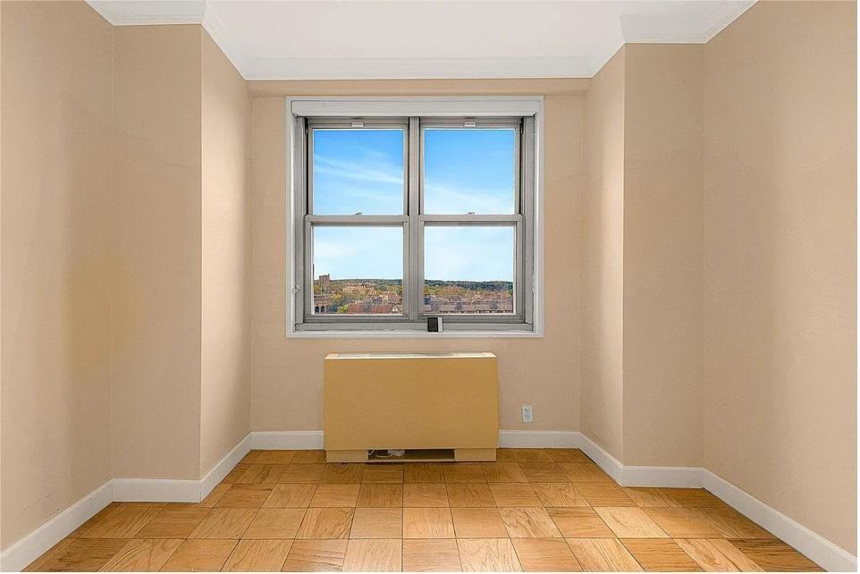 7025 Yellowstone Blvd #11Q - Photo 5 of 10