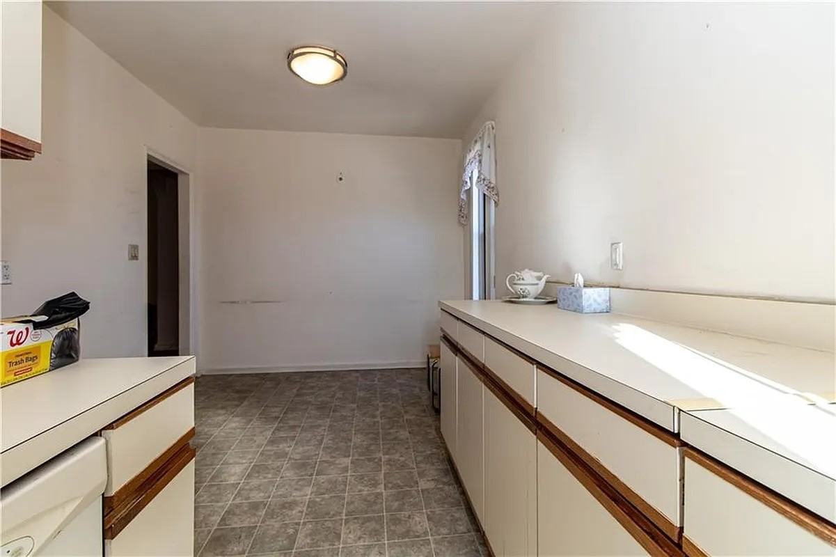 359 Ovington Ave #D2 - Photo 6 of 16