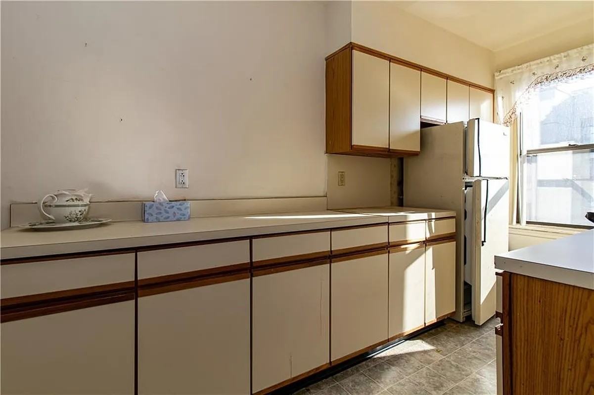 359 Ovington Ave #D2 - Photo 7 of 16