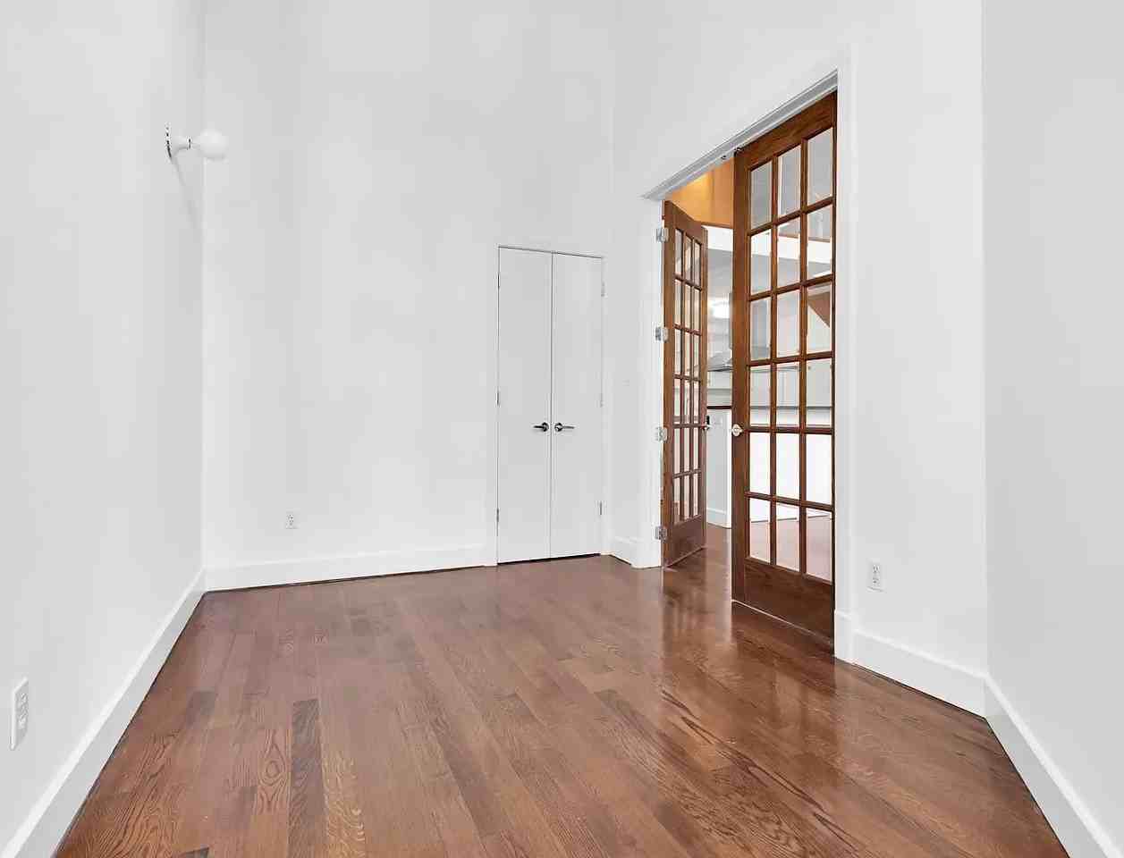 395 S 2nd St #3 - Photo 4 of 7