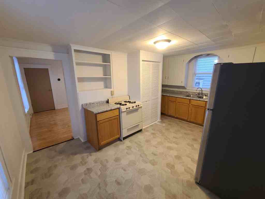 311 3rd Ave E - Photo 2 of 15