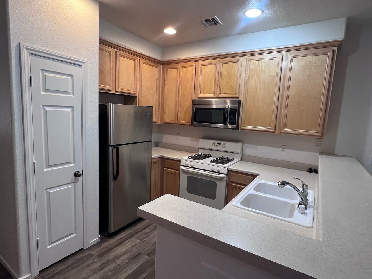 9837 Overlook Ridge Ave - Photo 2 of 10