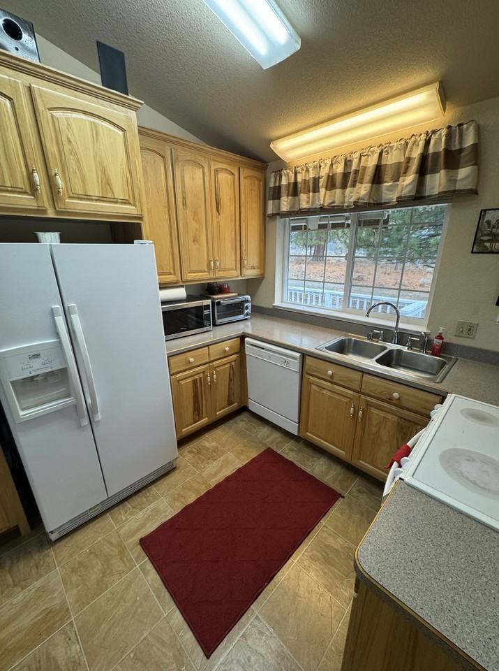 5703 Black Bear Ct - Photo 4 of 8