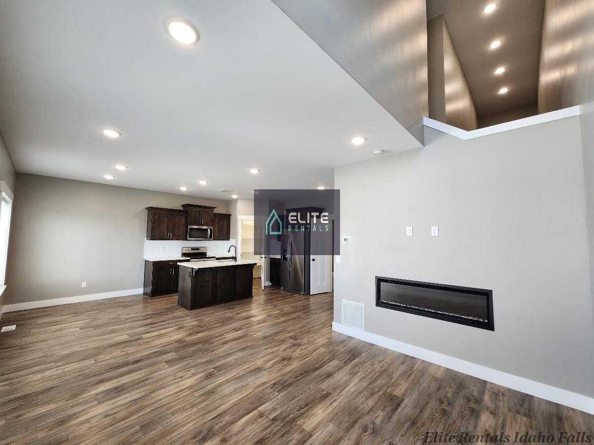 3331 Judy St - Photo 5 of 26