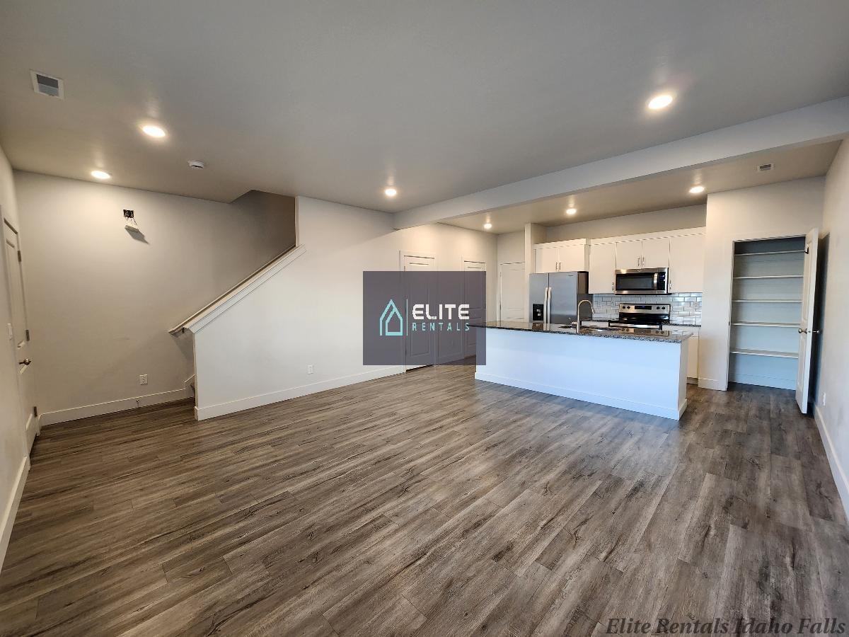 267 S Heath Ln - Photo 5 of 19