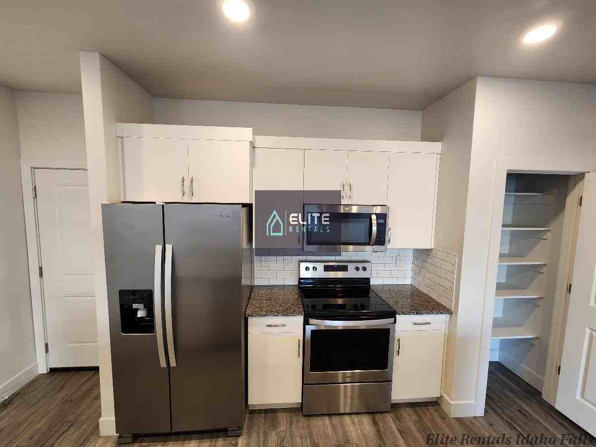 267 S Heath Ln - Photo 6 of 19