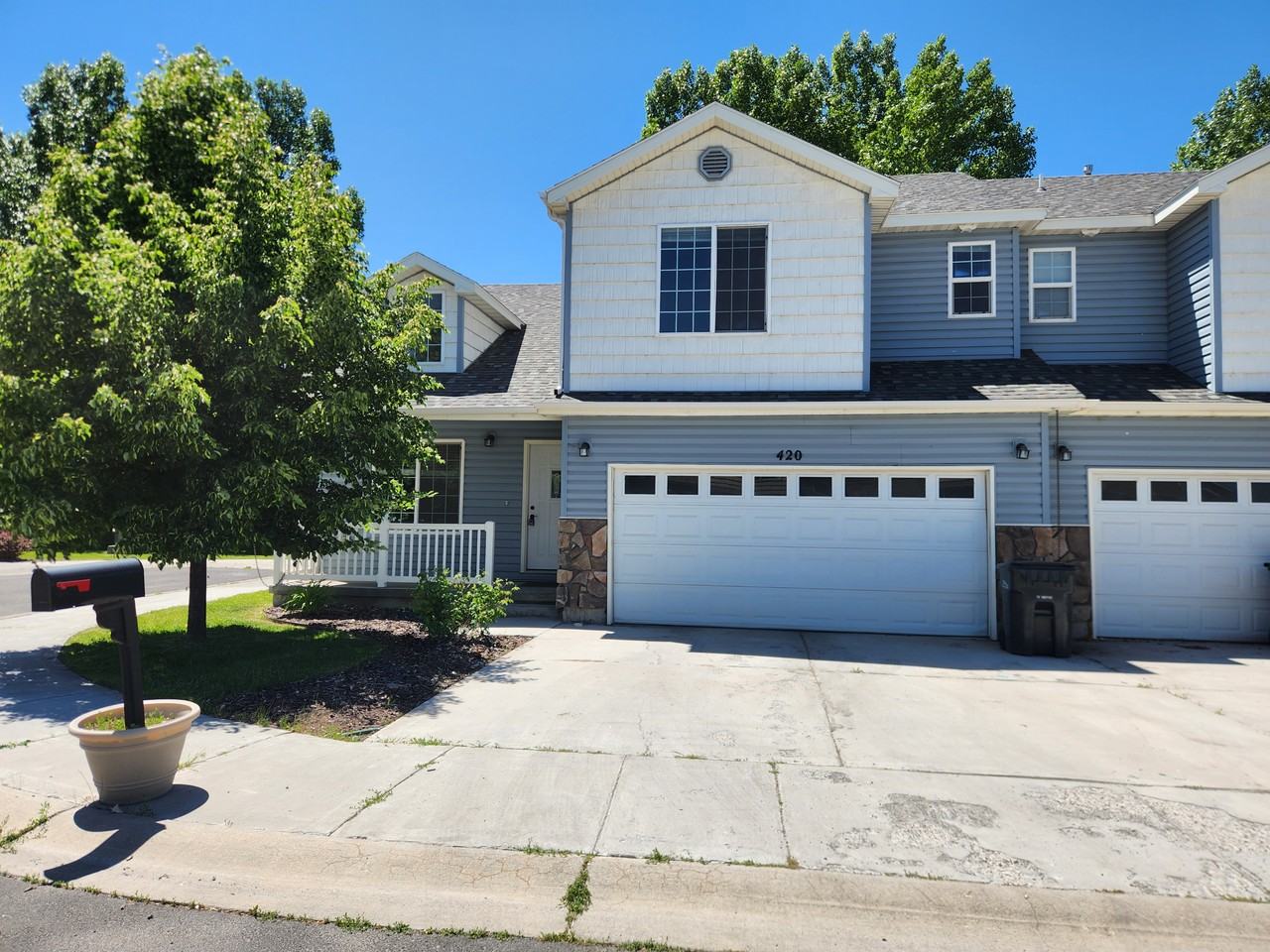 420 Dug Out Way - Photo 3 of 17