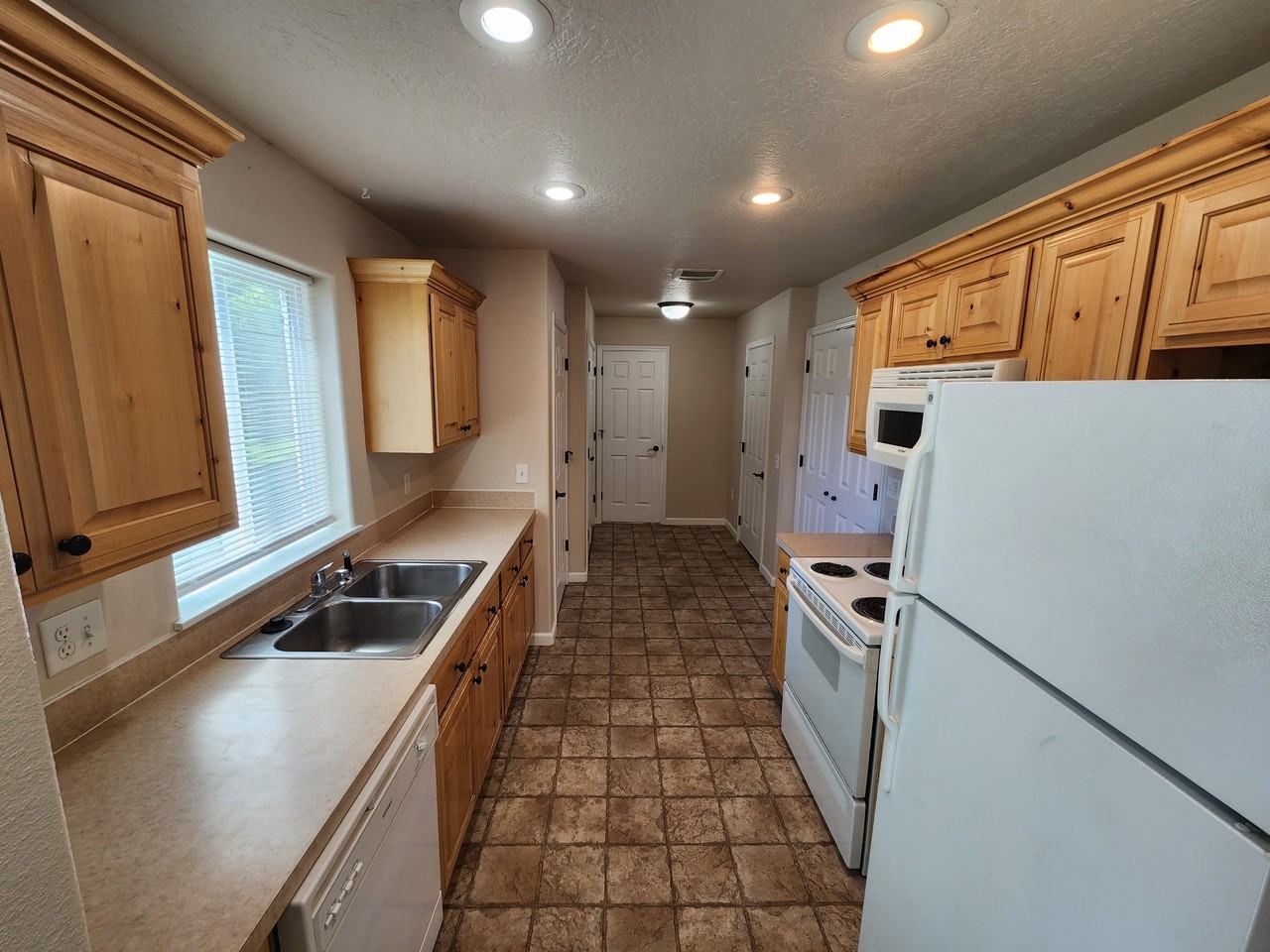 420 Dug Out Way - Photo 6 of 17