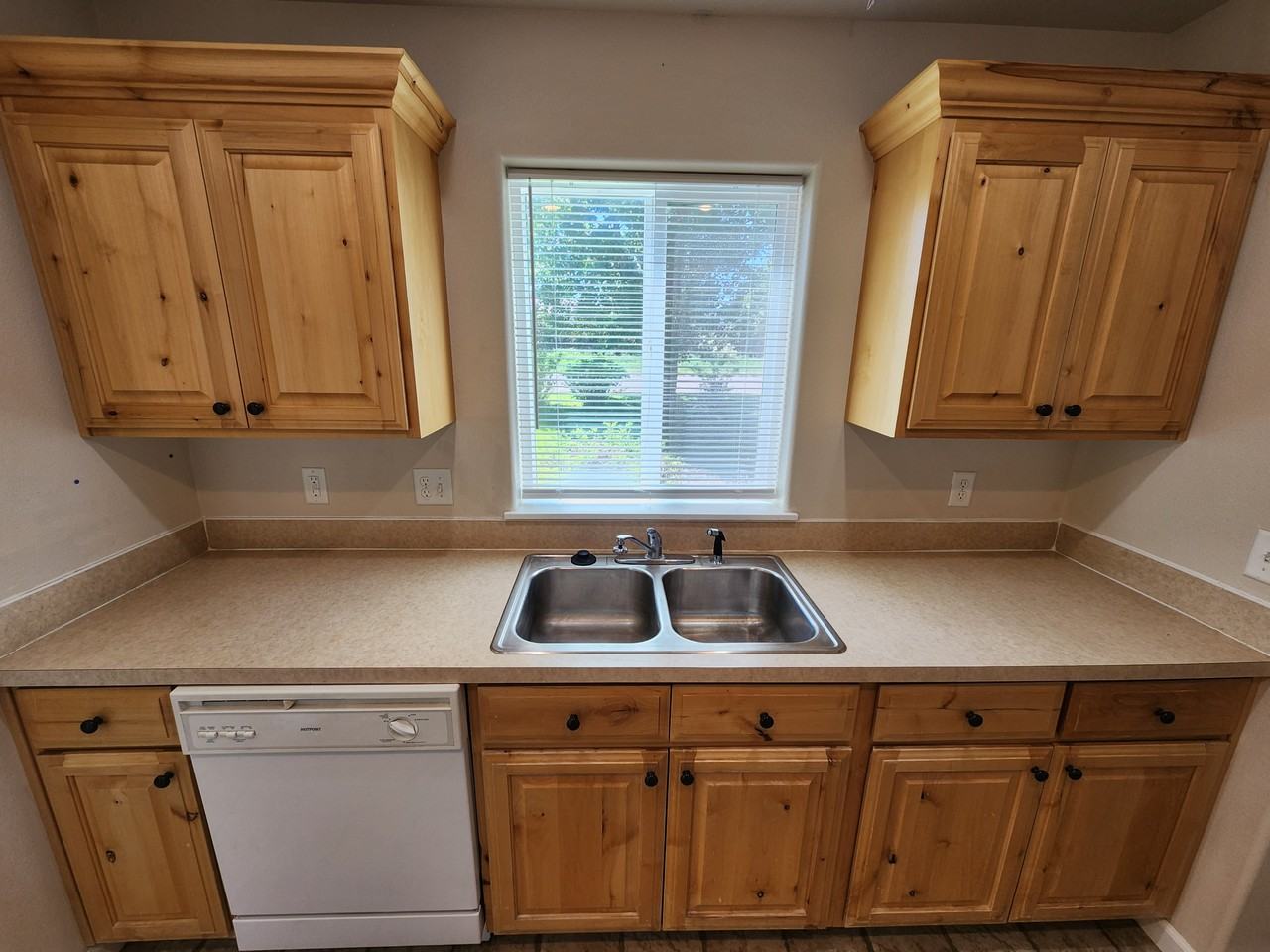 420 Dug Out Way - Photo 7 of 17