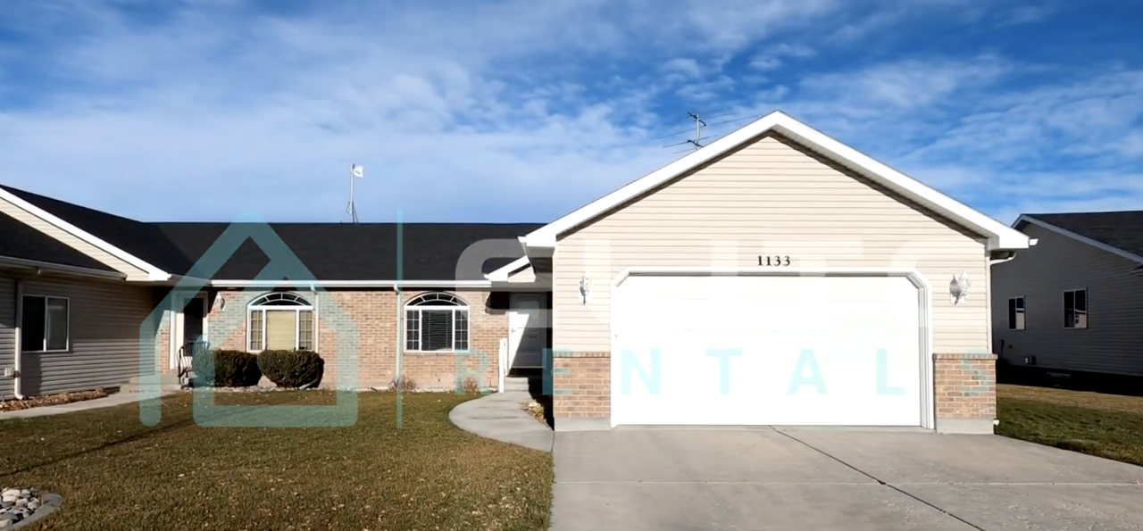 1133 Jackson Dr - Photo 3 of 18