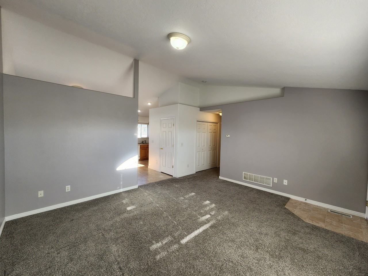 1133 Jackson Dr - Photo 4 of 18